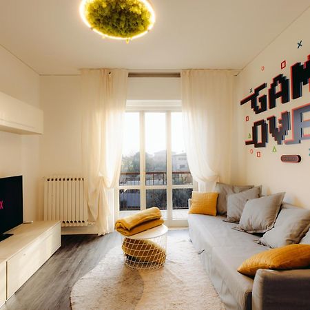Arcade House Verona Fiera Netflix + Videogame מראה חיצוני תמונה